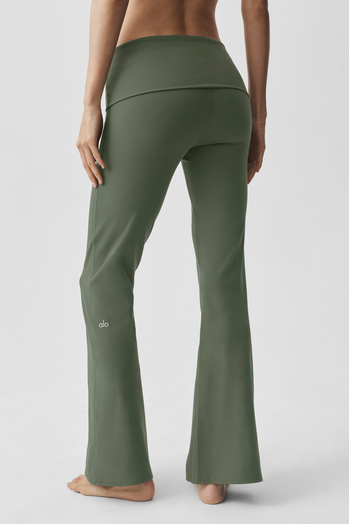 ALO Softsculpt Foldover Flare Legging (Short) - Bamboo Green