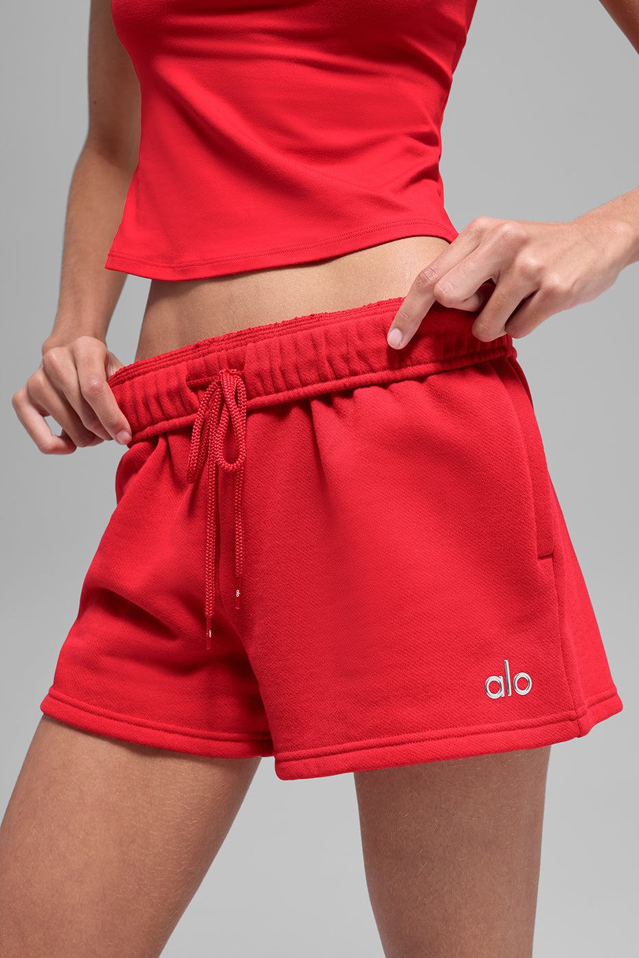 Accolade Short - Bright Red