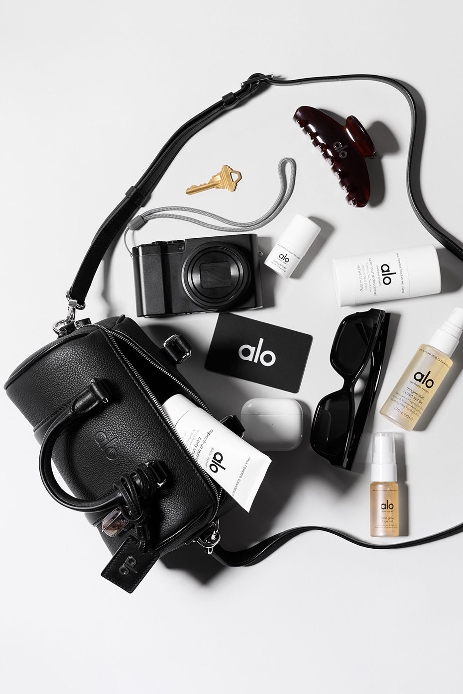 ALO Mini Voyage - Black Leather