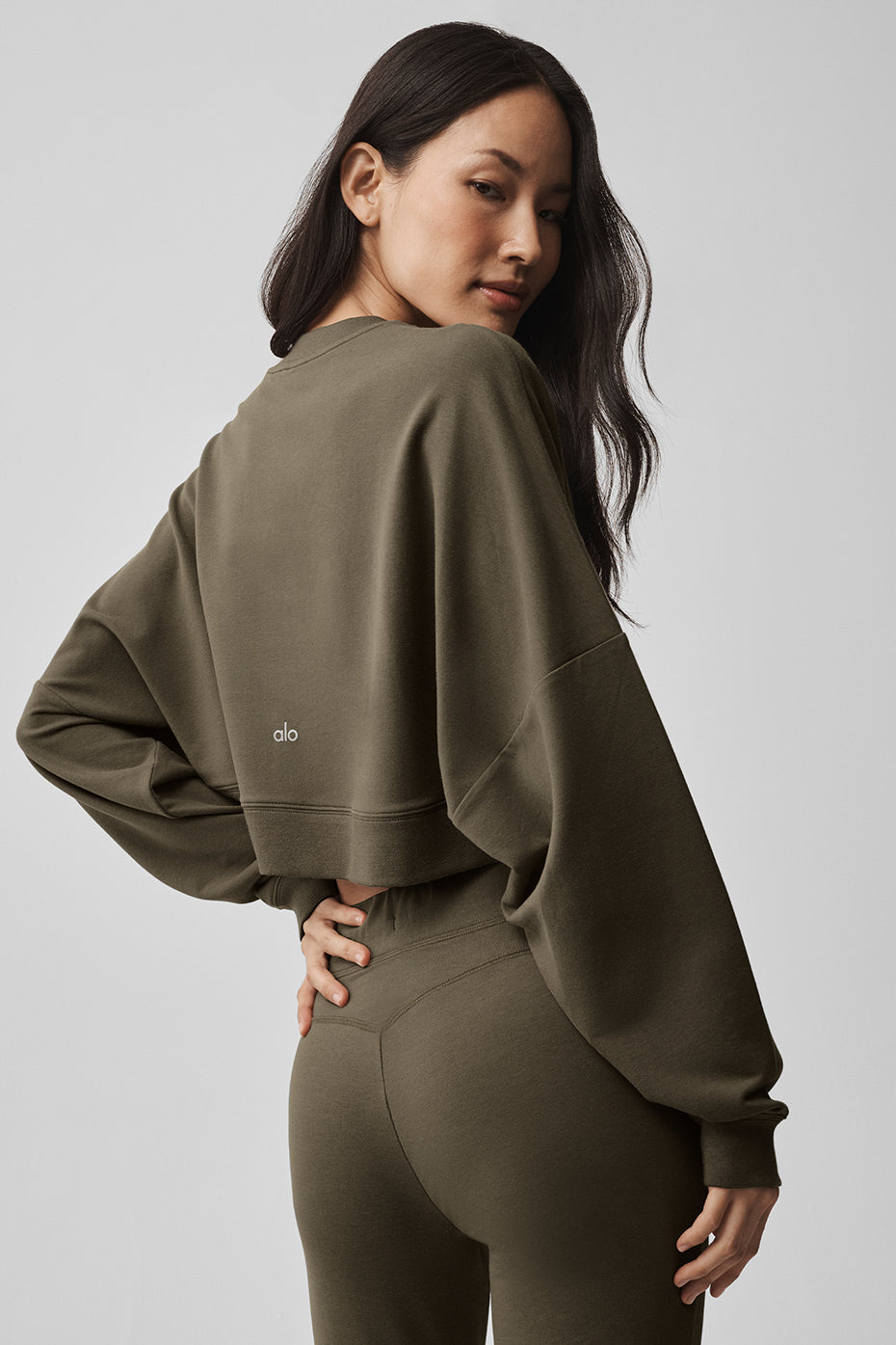 Cropped Sway Crew Neck Pullover - Olive Tree